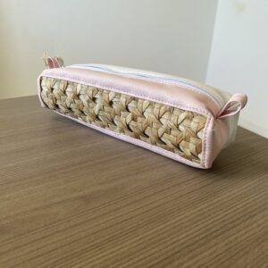 Trousse en similicuir blanche et rose